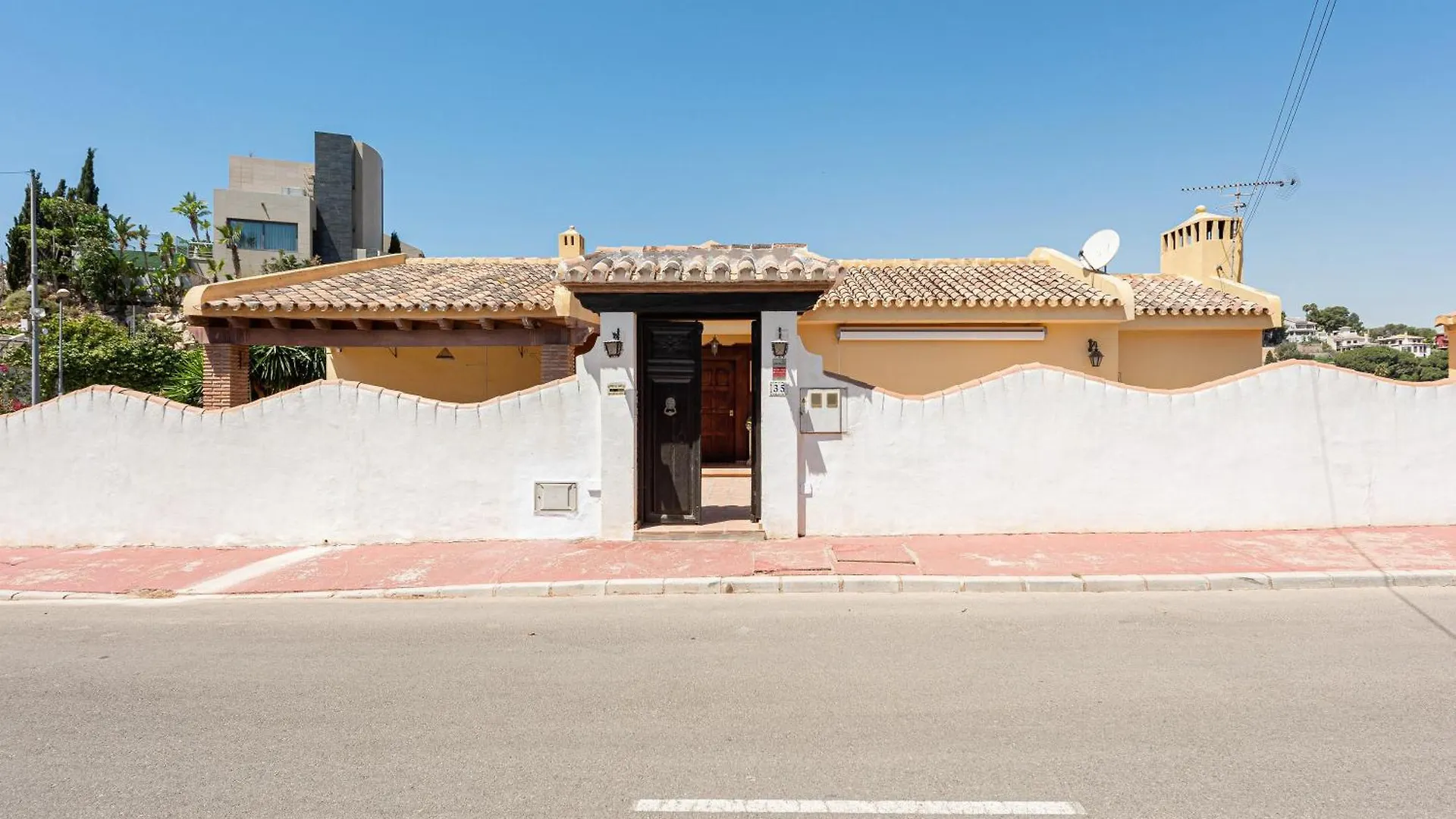 Casa Del Golf - 10 Minutes Walk Villa Malaga Spain